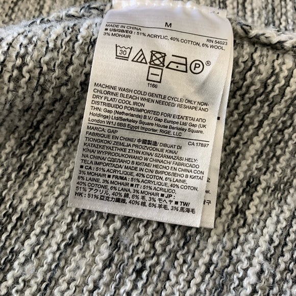 Gap size M wool sweater - Picture 3 of 4